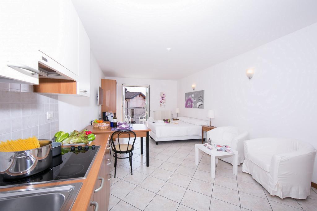 גראבדונה Residence Riva Del Lario מראה חיצוני תמונה