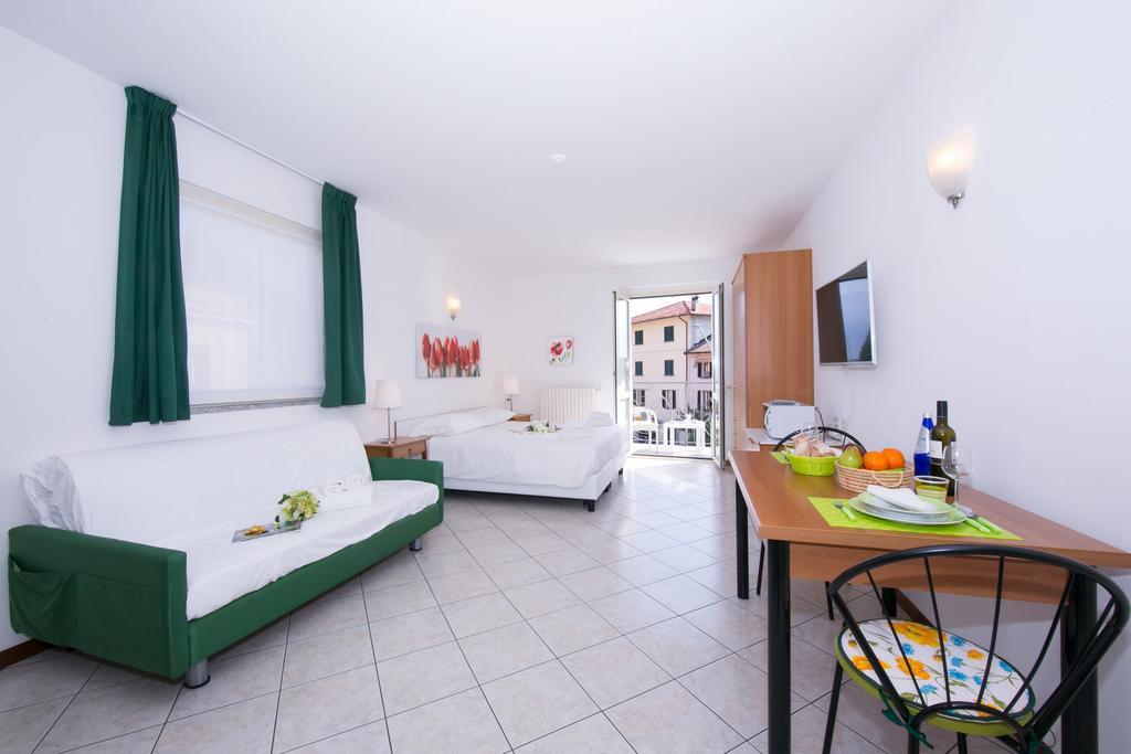 גראבדונה Residence Riva Del Lario מראה חיצוני תמונה