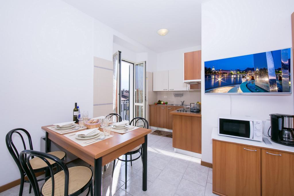 גראבדונה Residence Riva Del Lario מראה חיצוני תמונה