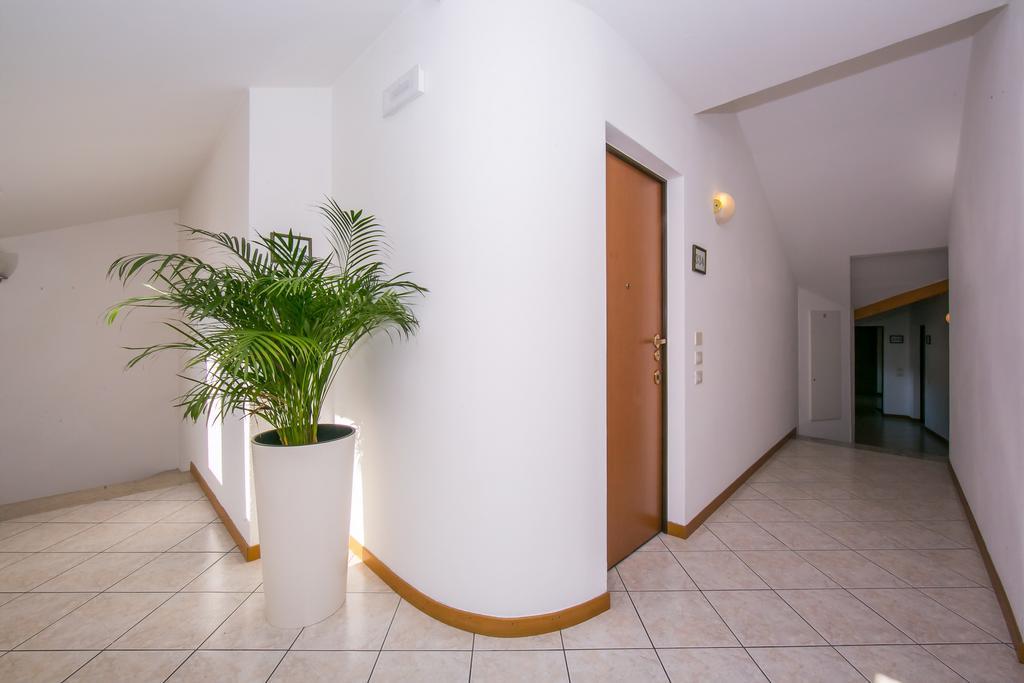 גראבדונה Residence Riva Del Lario מראה חיצוני תמונה