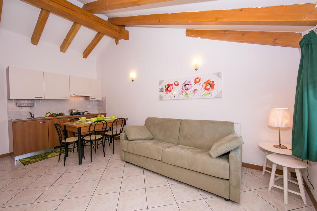 גראבדונה Residence Riva Del Lario מראה חיצוני תמונה